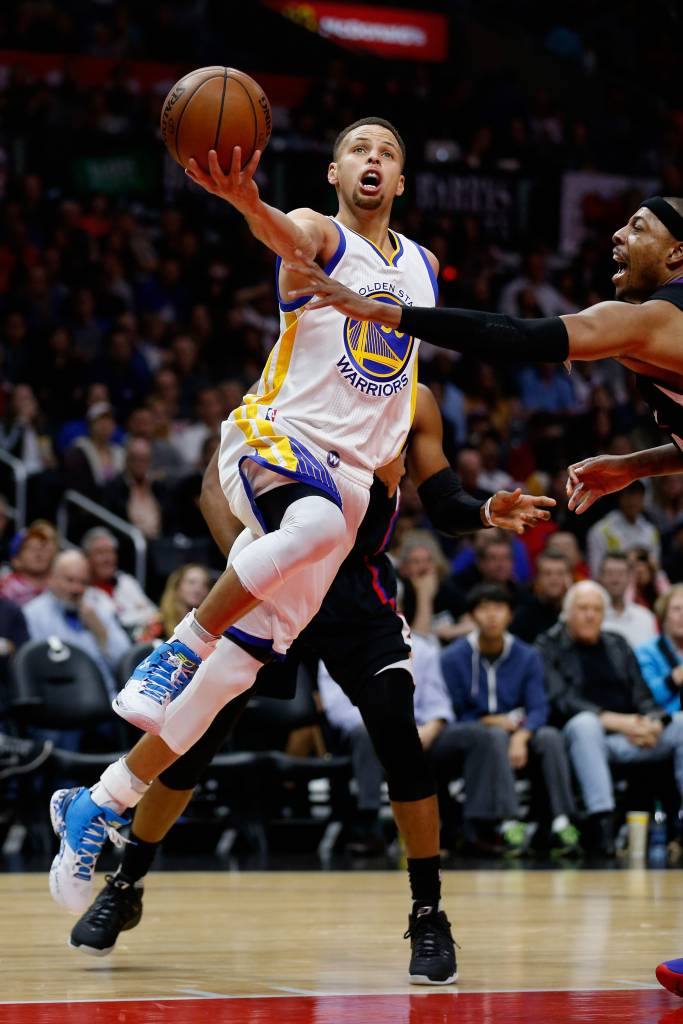Curry foi o segundo jogador do Warriors que mais deu assistências, com nove passes (Foto: Sean M. Haffey/Getty Images/AFP)