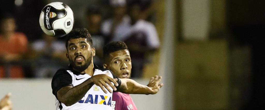 Vilson foi mal pela segunda vez em sua segunda escalação como titular do Corinthians (foto: Celio Messias/Gazeta Press)