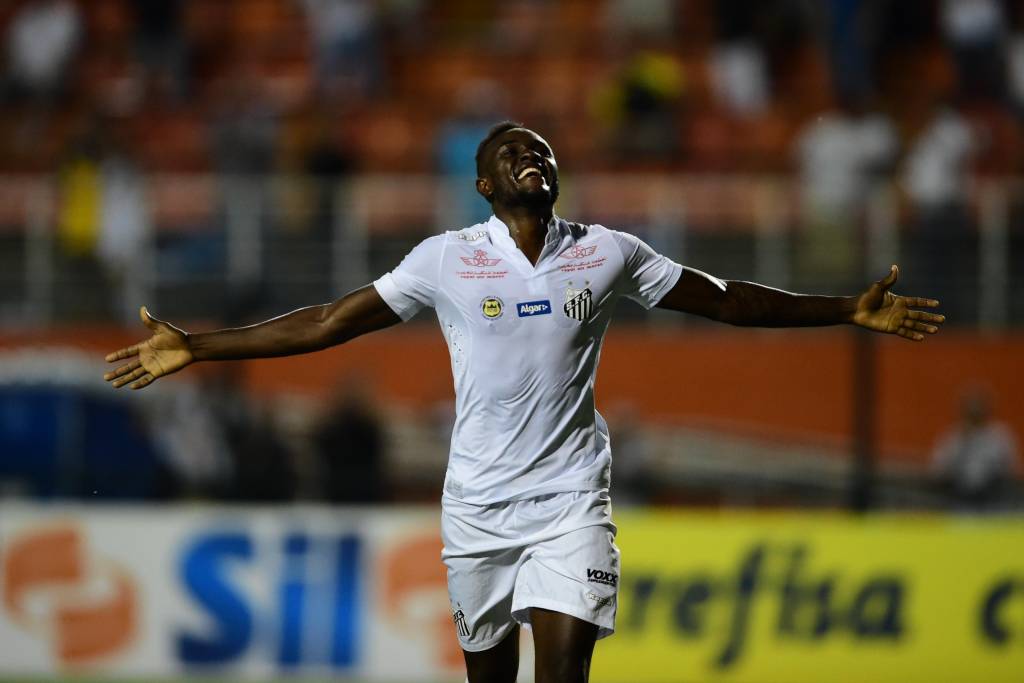 Joel marcou duas vezes no segundo tempo em sua estreia como titular do Peixe (Foto: Djalma Vassao/Gazeta Press)