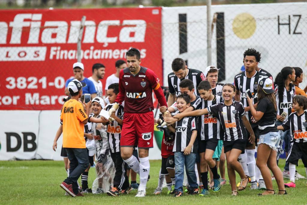 Victor não poupou críticas às condições do campo do estádio Bernardo Rubinger (Bruno Cantini/CAM)