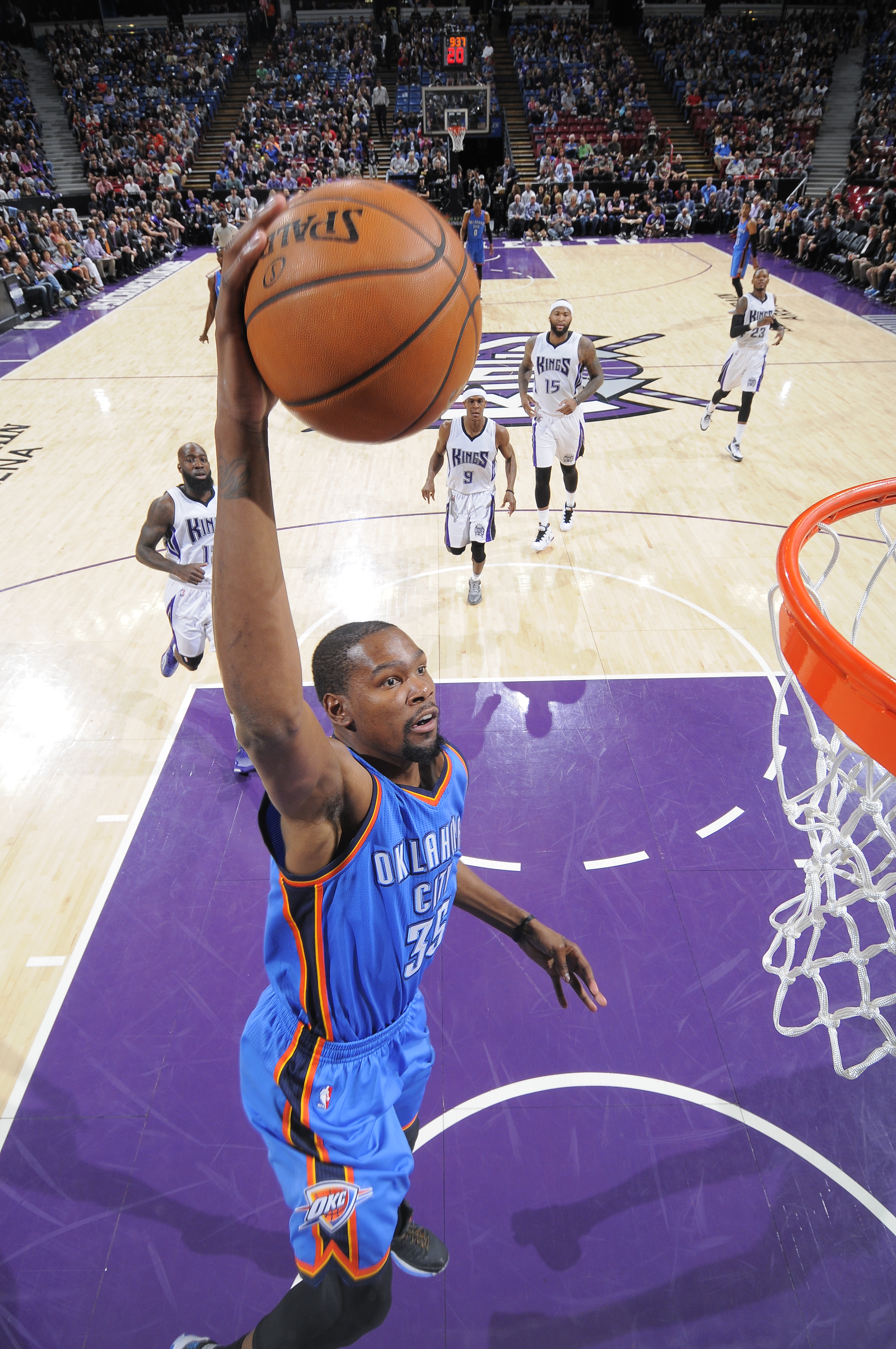 Kevin Durant foi decisivo contra os Kings (Foto: Rocky Widner/NBAE via Getty Images/AFP)