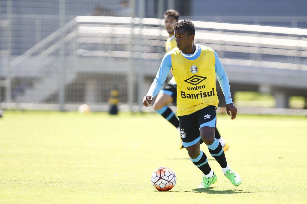 O equatoriano Bolaños deve fazer sua estreia pelo Grêmio contra a LDU (Foto: Lucas Uebel/GFBPA)