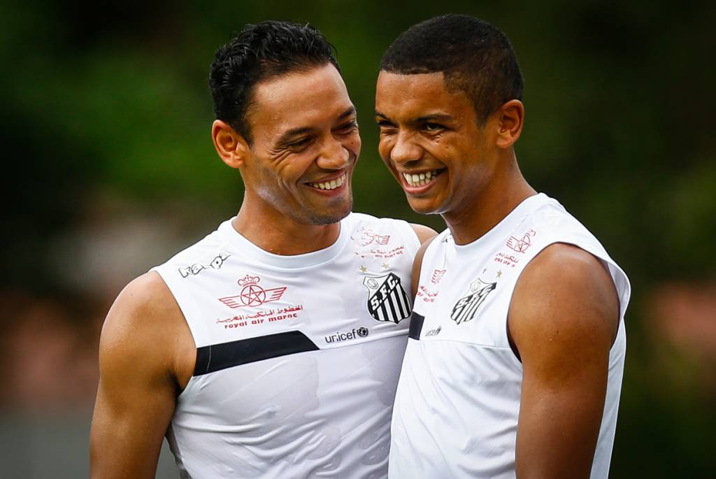 Ricardo Oliveira volta após ser poupado na quinta e David Braz, recuperado de lesão, pode jogar neste domingo (Foto: Ricardo Saibun)