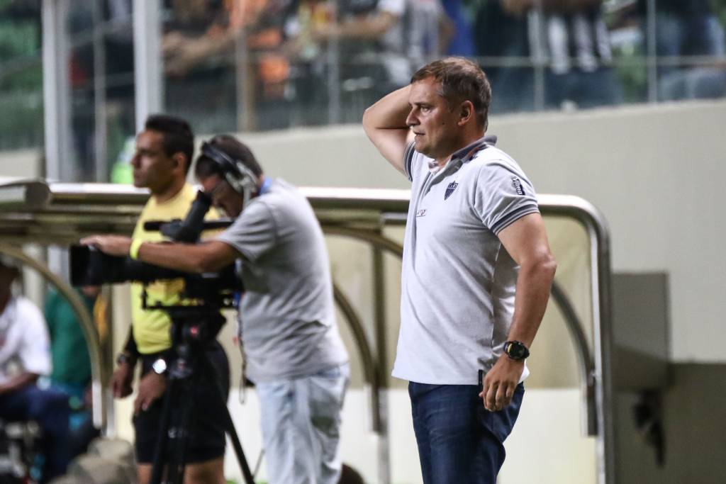 Aguirre sobre o elenco: "Posso fechar os olhos e escolher qualquer um, que certamente este jogador vai nos ajudar" (Bruno Cantini/CAM)