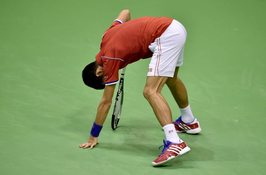 Djokovic não teve vida fácil para derrotar o 79 do mundo (Foto: Andrej Isakovic/AFP)