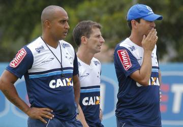 Deivid ainda busca a melhor formação para a equipe na temporada (Washington Alves/Light Press)