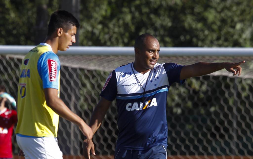 Deivid promoverá testes nesta quarta, mas, suspenso, não estará no banco de reservas (Washington Alves/Light Press)