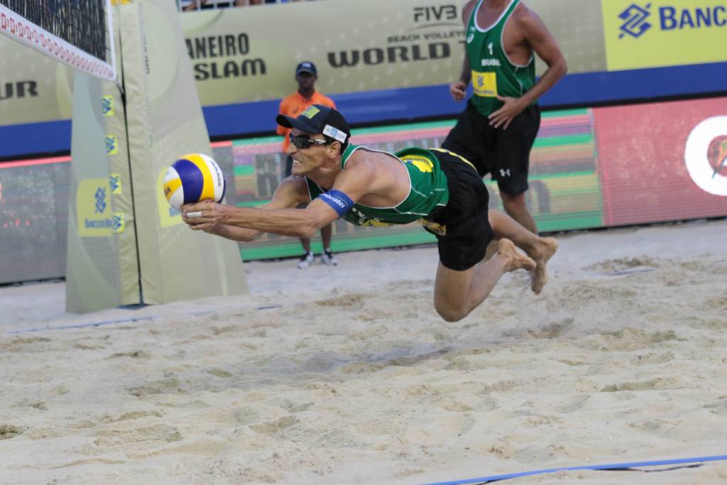 Emanuel, ao lado de Ricardo, estreou com derrota no Rio de Janeiro (Foto: Divulgação)