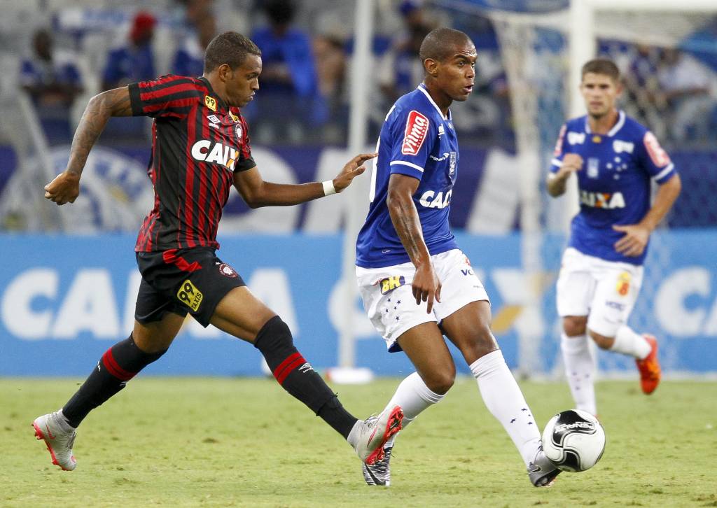 Promessa cruzeirense, jovem Alex mostrou personalidade e eficiência em sua primeira chance nos profissionais (Washington Alves/Light Press)