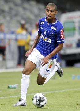Meia aprovou estreia e aguarda novas oportunidades (Washington Alves/Light Press)