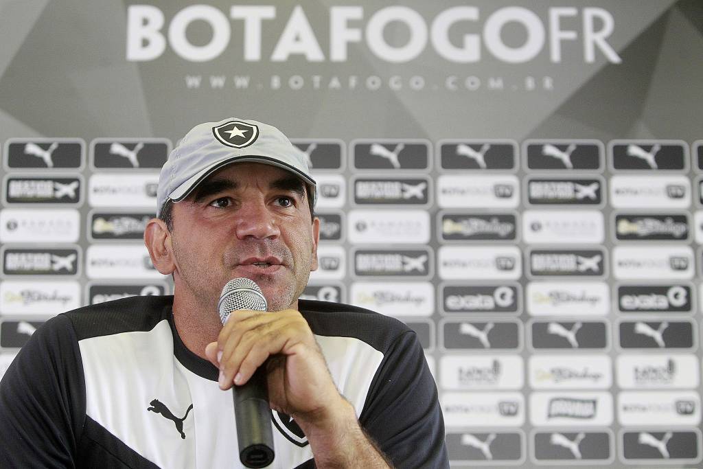 O técnico Ricardo Gomes prevê um jogo difícil contra o Fluminense, neste domingo (Foto: Vitor Silva/SSPress)