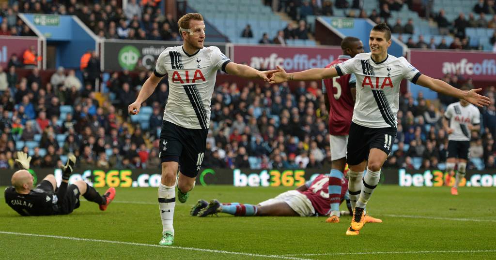 O Tottenham venceu o Aston Villa e colou no líder Leicester (Foto: Oli Scarff/AFP)