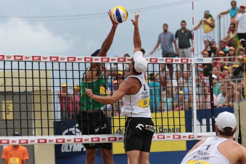 Evandro e Pedro Solberg não conseguiram o ouro no Grand Slam do Rio (Foto: Matheus Vidal/CBV) 