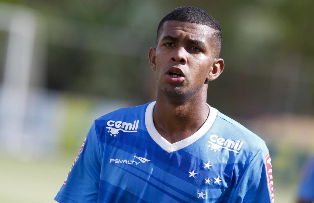 Bem nos treinos, jovem meia ganhou moral após boa estreia pelos profissionais (Washington Alves/Light Press)
