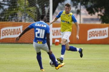 Fabiano é a única dúvida de Deivid para domingo (Washington Alves/Light Press)