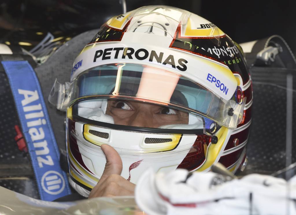 Lewis Hamilton andou na frente nos dois treinos de Melbourne (Foto: AFP)