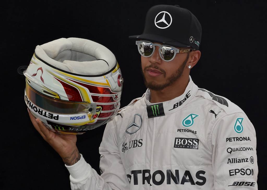 Lewis Hamilton foi o mais rápido no primeiro treino do ano da Fórmula 1 (Foto: AFP)