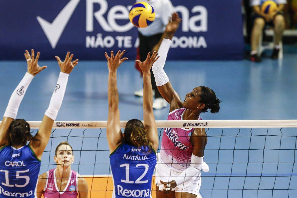 Clássico entre Rexona-Ades e Vôlei Nestlé (Foto: Wander Roberto/Inovafoto/CBV)