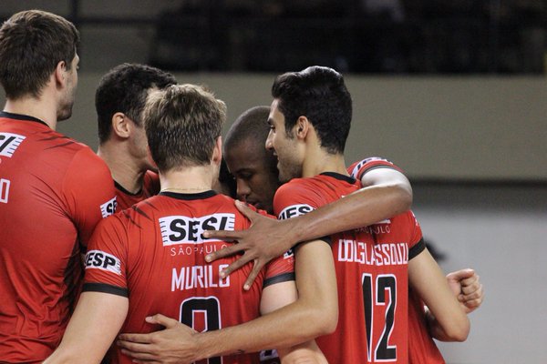 Sesi está garantido entre os quatro melhores da Superliga masculina (Foto: Divulgação)