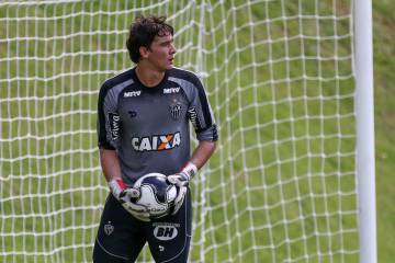 Com Victor e Giovanni lesionados, Aguirre tem jovem Uilson como único goleiro do elenco profissional (Bruno Cantini/CAM)