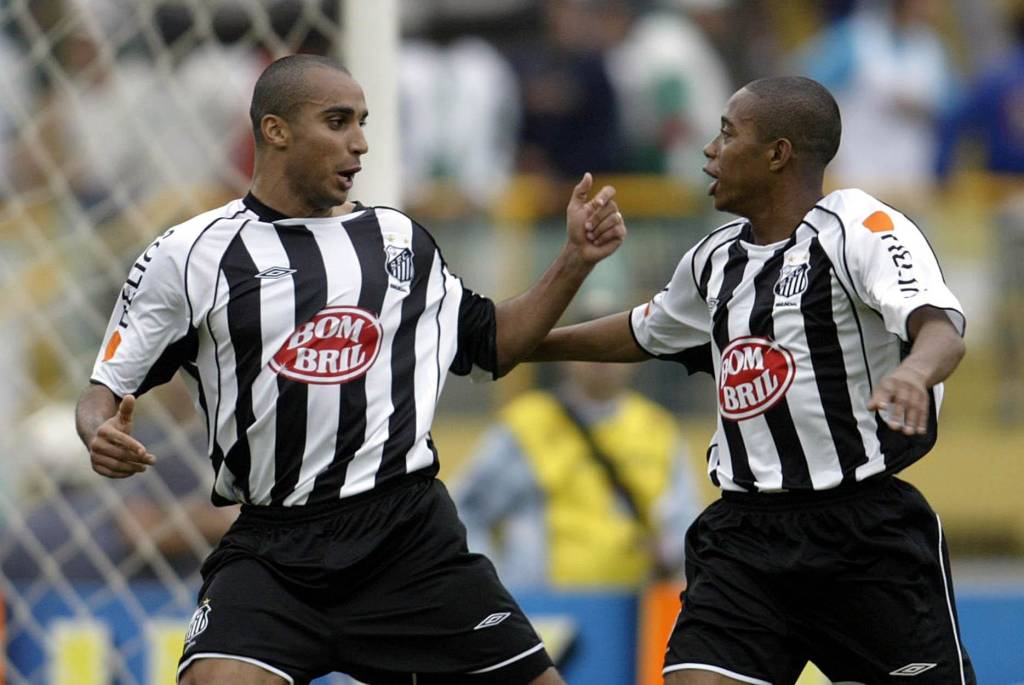 Deivid e Robinho formaram parceria de sucesso no Santos, em 2004 (Djalma Vassão/Gazeta Press)