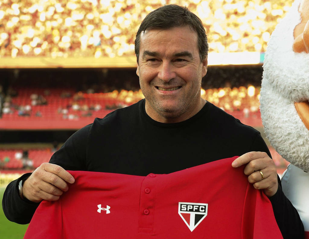 Hoje técnico do Guarani, Pintado deve assumir uma função na comissão permanente do São Paulo (Foto: Djalma Vassão/Gazeta Press)