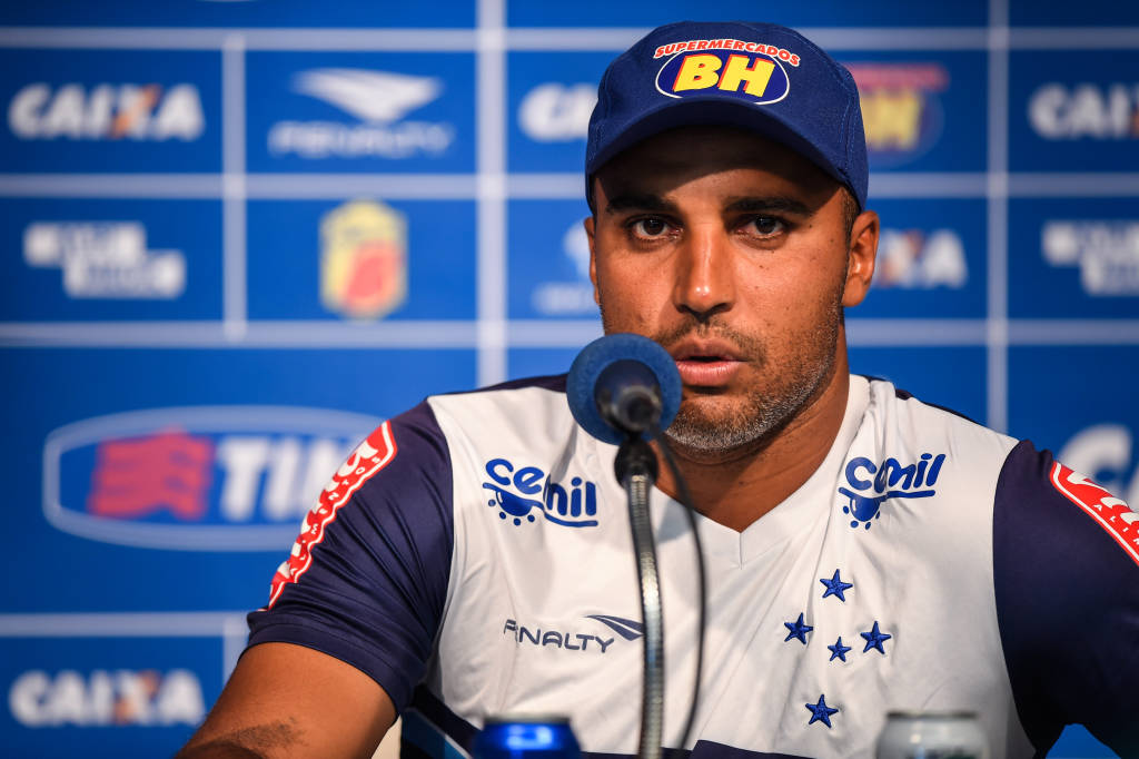Deivid segue sem revelar os substitutos de De Arrascaeta e Alisson (Pedro Vilela/Light Press)