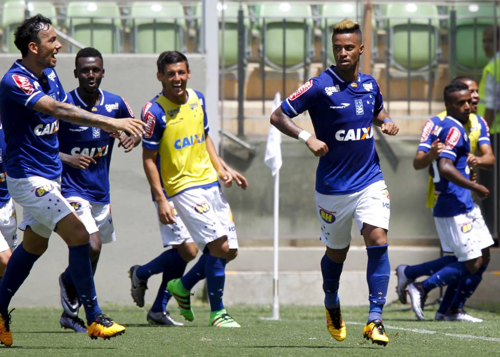 Para Rafael Silva, brincadeira faz parte e devolve "graça ao futebol" (Washington Alves/Light Press)