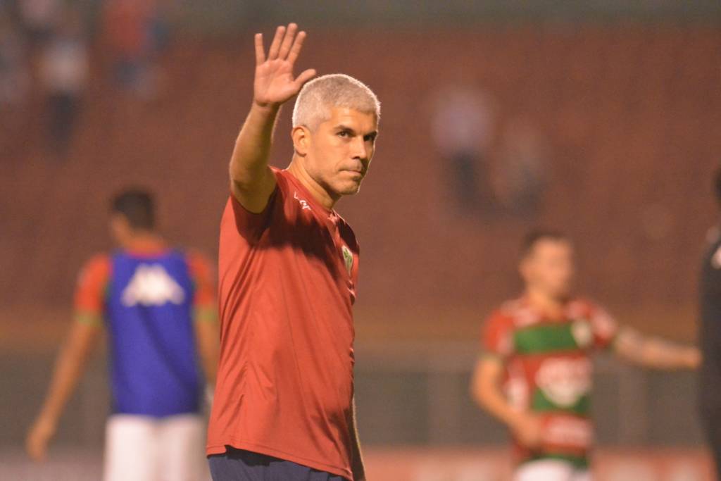 Ricardinho acumula mais uma derrota Ricardinho não é mais o técnico da Lusa (Foto: Dorival Rosa/ APD)