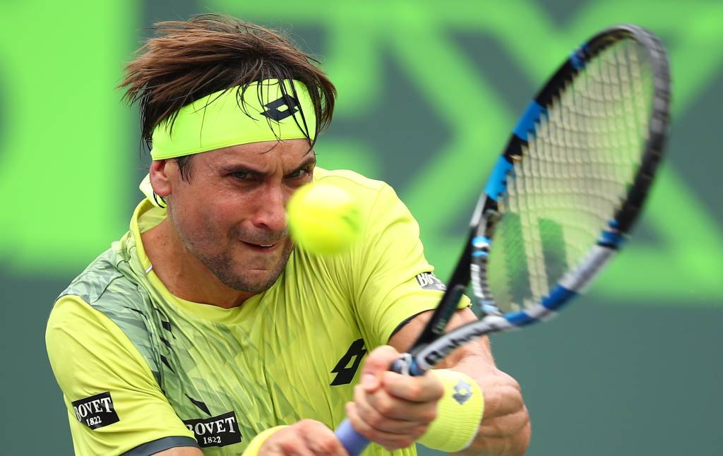 Ferrer teve problemas para confirmar seu saque e perdeu para o francês número 88 da ATP (Foto: Clive Brunskill/AFP)
