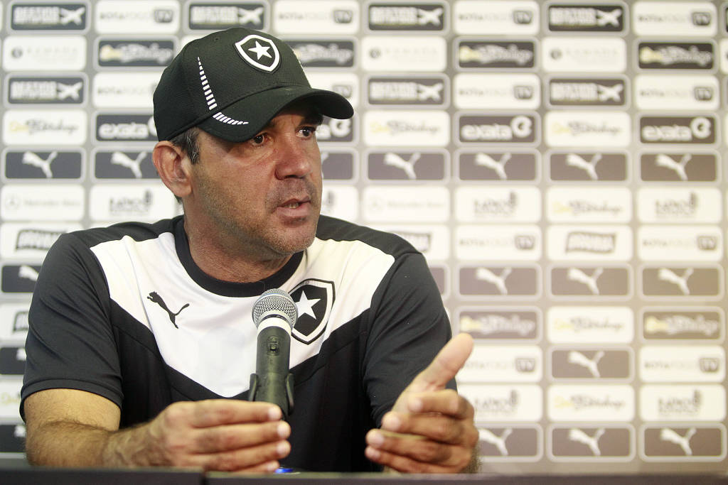 Ricardo Gomes assumiu o Botafogo em julho de 2015 (Foto: Vitor Silva/SSPress/Botafogo)