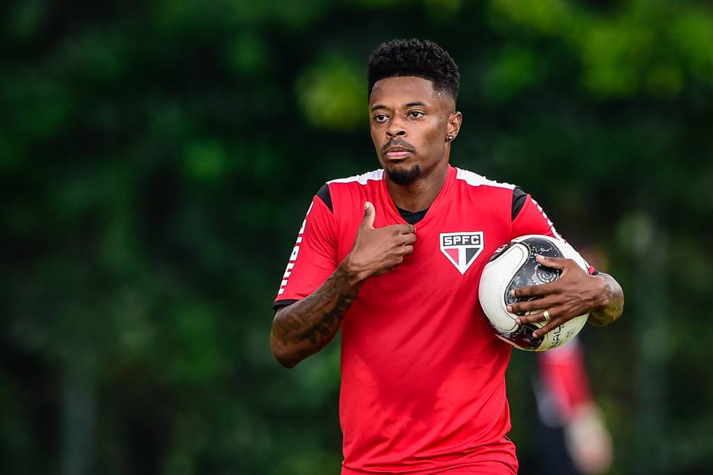 Michel Bastos ficou de fora até da lista de relacionados do São Paulo nos dois últimos jogos (Foto: Fernando Dantas/Gazeta Press