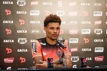 Júnior Urso se diz acostumado ao esquema com três volantes (Bruno Cantini/CAM)