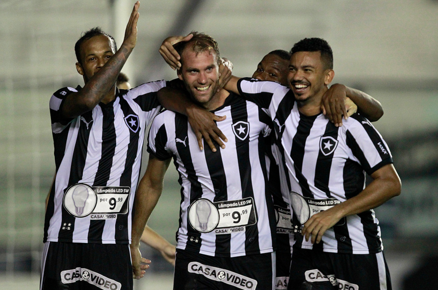 Boa fase do Botafogo não tira atenção do elenco para disputa de clássico (Foto:Vitor Silva/SSPress)