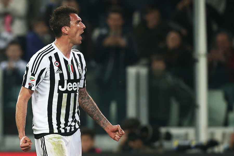 Decisivo, Madzukic mostrou far de gol para dar a vitória à Juventus (foto: Marco Bertorello/AFP) 
