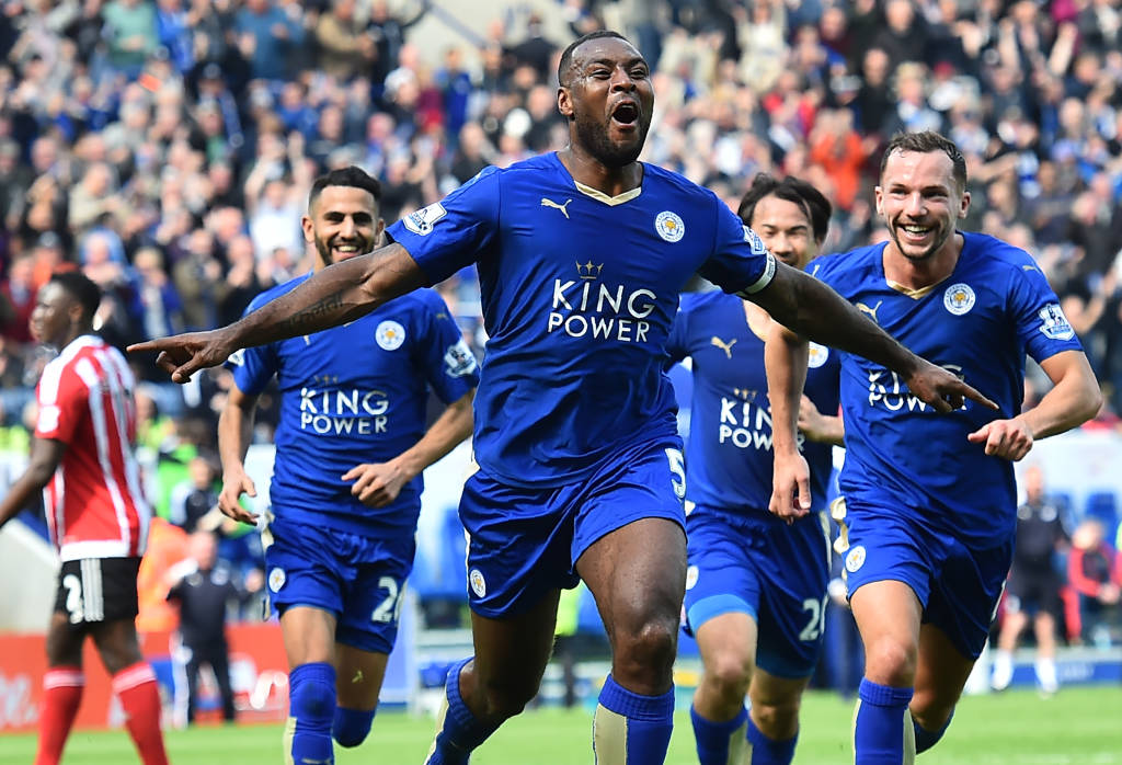 O zagueiro Morgan comemora o gol do Leicester (Foto: Ben Stansall/AFP) 