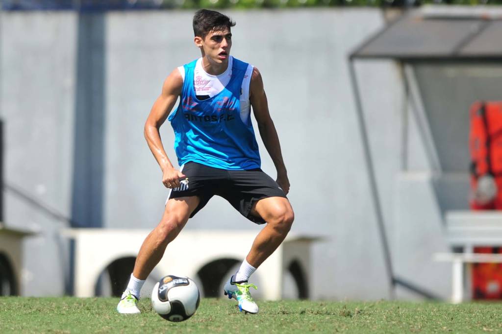 Léo Cittadini deve ganhar sua segunda chance como titular do Peixe no lugar de Thiago Maia (Foto:Ivan Storti)