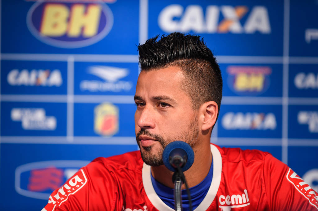Após "indicar" a presença do reserva Rafael no próximo jogo, Fábio desconversou (Pedro Vilela/Light Press)