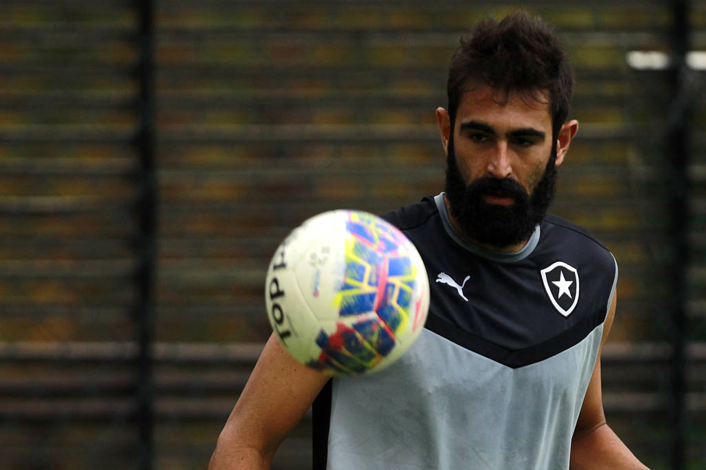 Renan Fonseca será desfalque (Foto: Vitor Silva/SSPress/Botafogo)