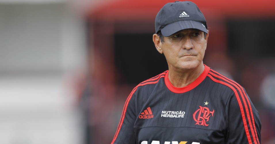 Muricy acredita que o time precisa de bons resultados para engrenar (Foto: Gilvan de Souza/CRF)