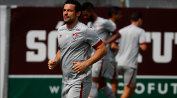 Fred só passou pelas Laranjeiras nesta terça e aumentou o mistério sobre permanência (Foto:Nelson Perez/Fluminense)
