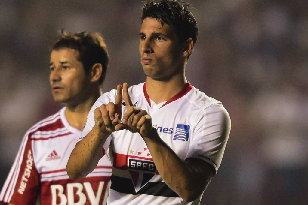 Calleri, jogador do São Paulo FC, durante partida contra o River Plate, da Argentina, válida pela quinta rodada do Grupo 1 da Copa Libertadores da América 2016.