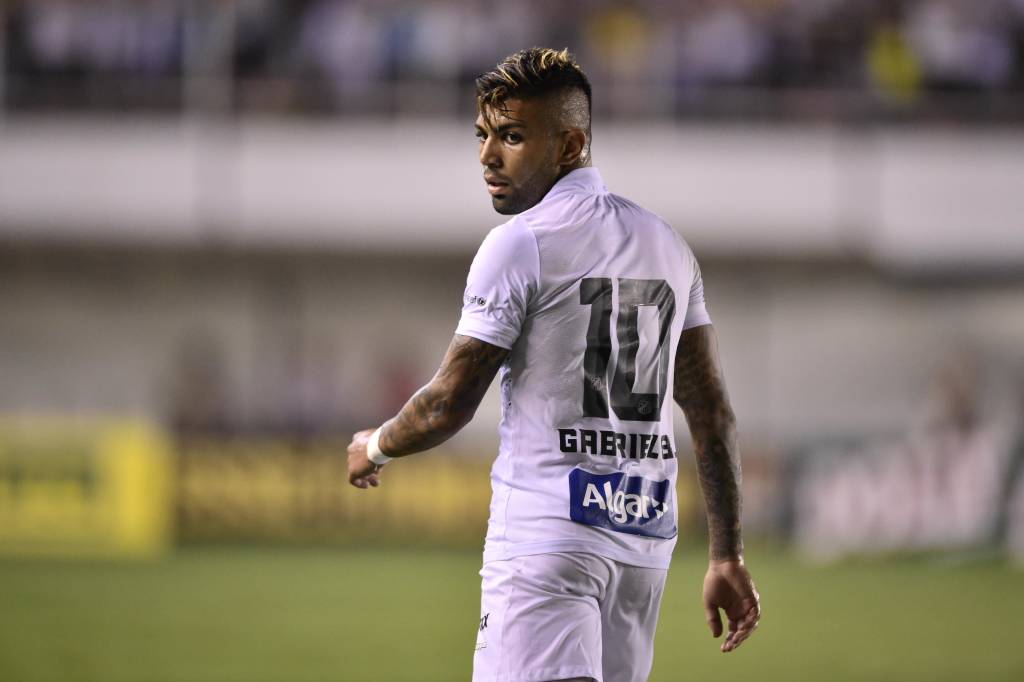 Gabriel se apresenta à Seleção dia 22 de maio e pode não voltar mais para defender o Peixe (foto: Fernando Dantas/Gazeta Press)