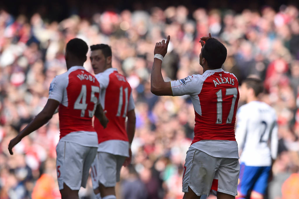 Distantes do título, Gunners seguem na busca por vaga na Champions (Foto: Ben Stansall/ AFP) 