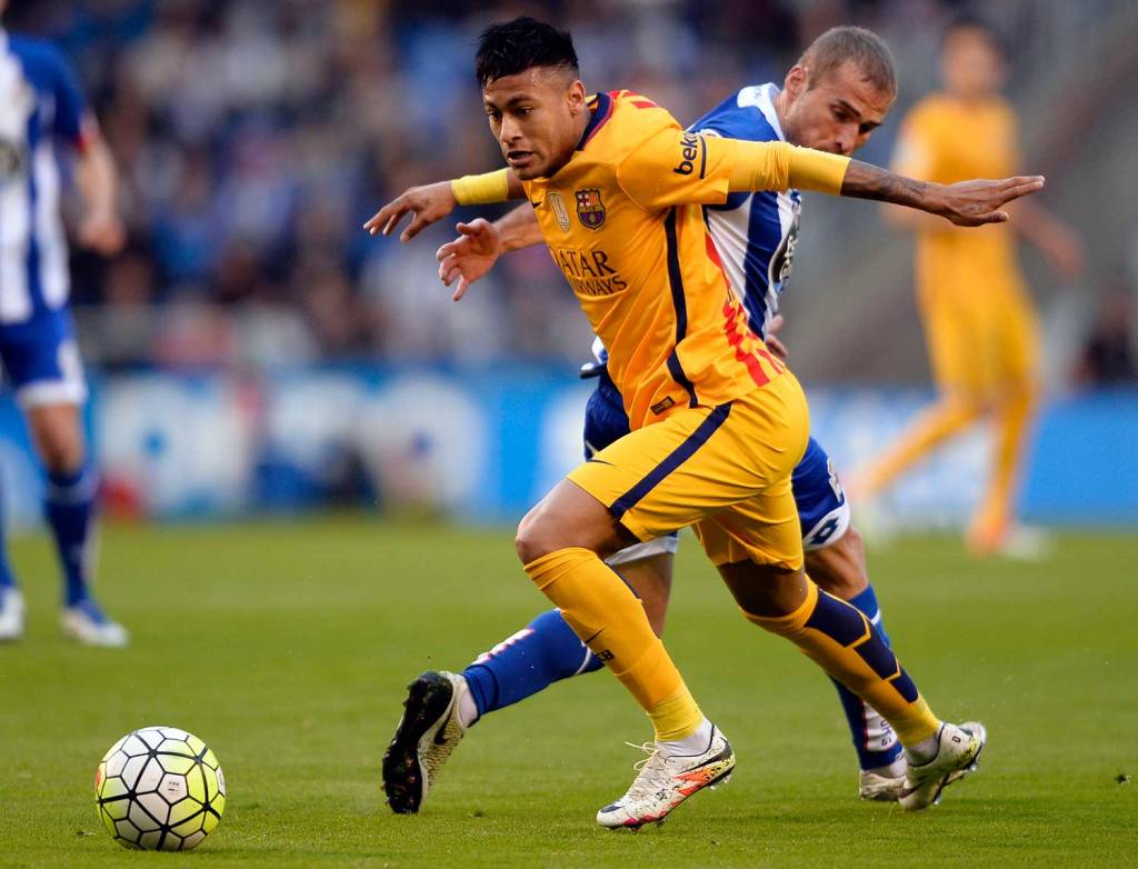 Apesar da vitória, Neymar passou em branco mais uma vez (Foto: MIGUEL RIOPA/AFP) 