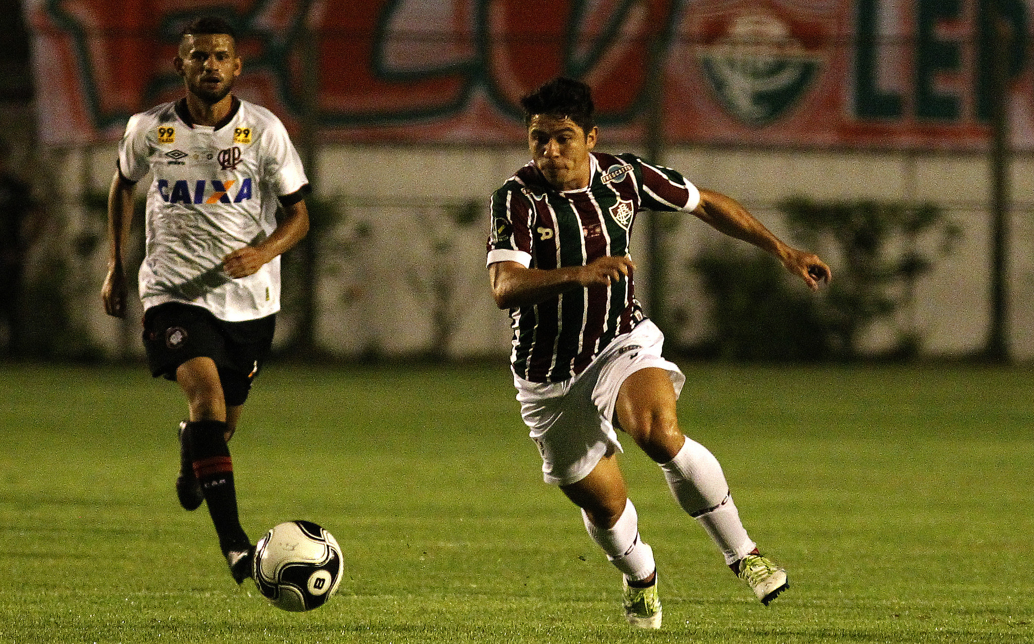 Fluminense e Atlético-PR fizeram um jogo disputado em Juiz de Fora (foto: Nelson Perez/FFC)