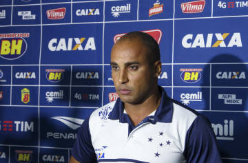Pressionado, Deivid precisa da vitória para ganhar sobrevida no Cruzeiro (Leonardo Silva/Light Press)