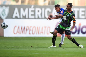 Na semifinal, contra o Coelho, Cruzeiro teve mais posse, maior número de passes, porém menos finalizações (Pedro Vilela/Light Press)