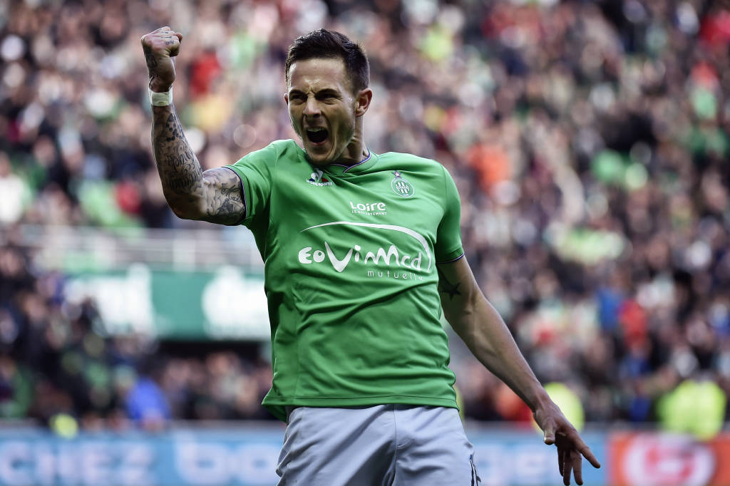 Nolan Roux, artilheiro do Saint-Etienne, marcou duas vezes e decidiu a partida (Foto: Jeff Pachoud/AFP)