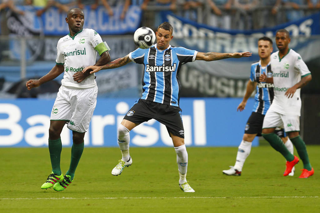 RS - FUTEBOL/CAMPEONATO GAUCHO 2016/ GREMIO X JUVENTUDE - ESPORTES - Lance da partida entre Gremio e Juventude disputada na tarde deste domingo na Arena, valida pela semifinal do Campeonato Gaucho 2016. FOTO: LUCAS UEBEL/GREMIO FBPA
